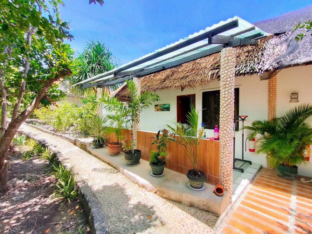 Moalboal T Breeze Coastal Resort Exterior foto